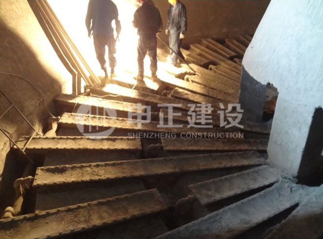 水泥廠庫内清灰